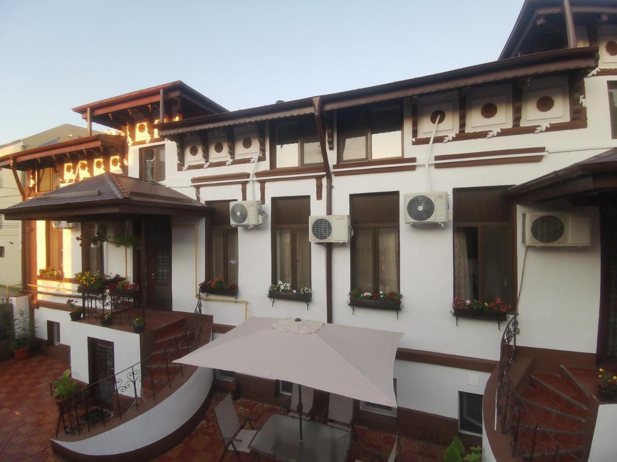 Joe Hostel Букурещ Екстериор снимка