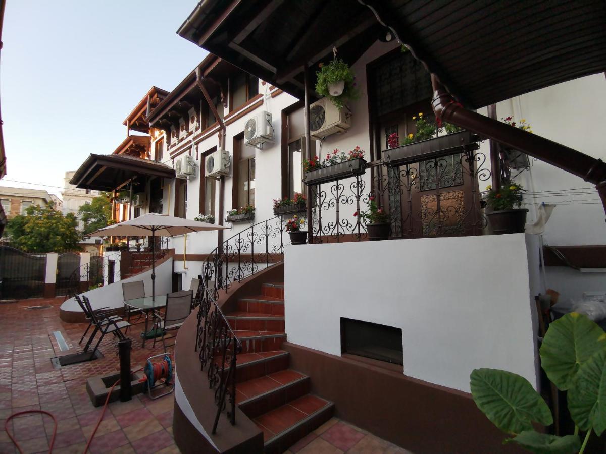 Joe Hostel Букурещ Екстериор снимка