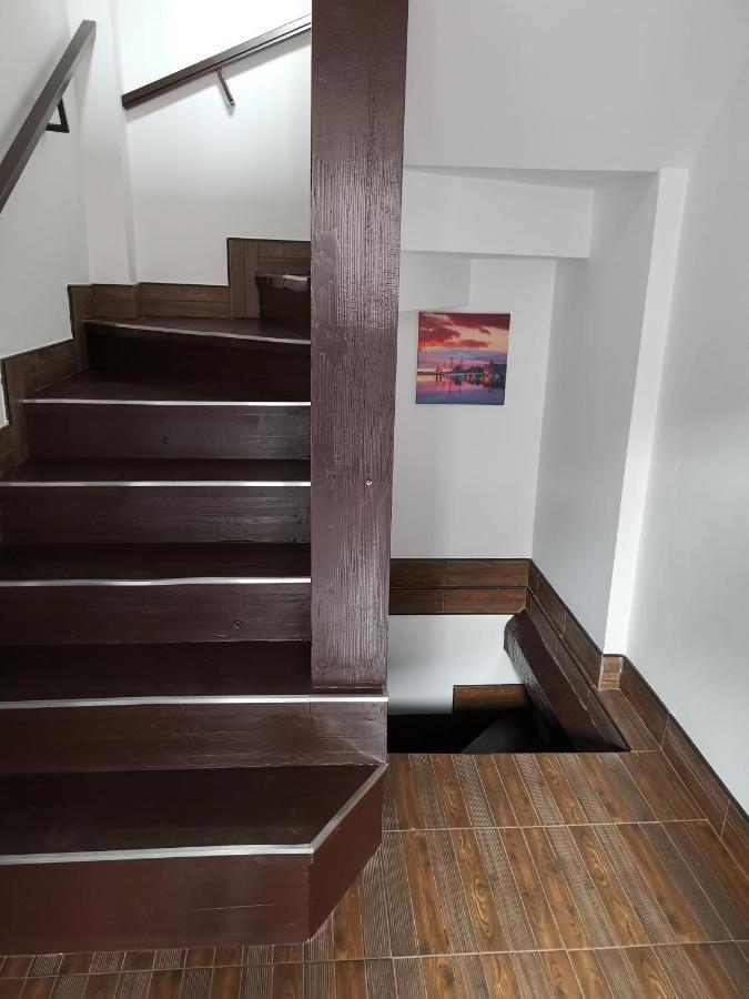 Joe Hostel Букурещ Екстериор снимка