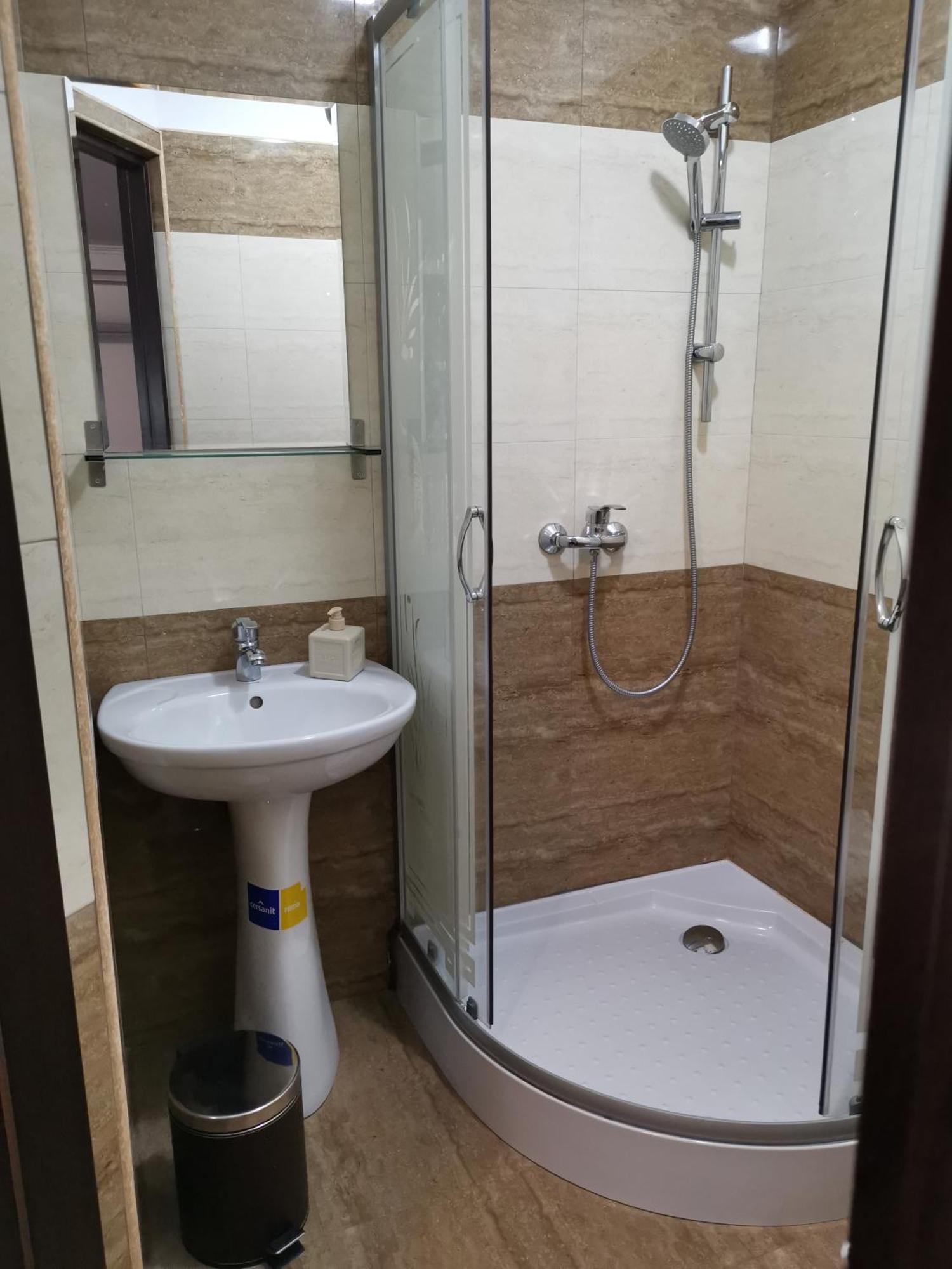 Joe Hostel Букурещ Екстериор снимка
