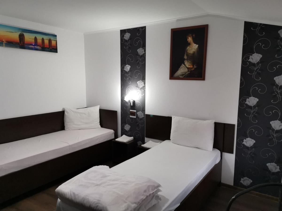 Joe Hostel Букурещ Екстериор снимка